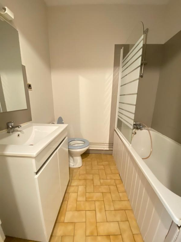 Location Appartement 2 pièces 36m² SAUMUR 49400 - Photo 3