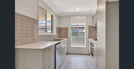 Like New Modern 3 Bedroom duplex. - Photo 5