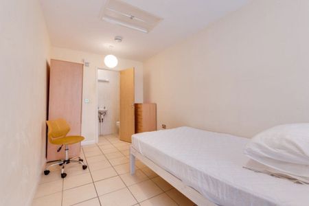 £822 p/w (£3,562 pcm) - Photo 3