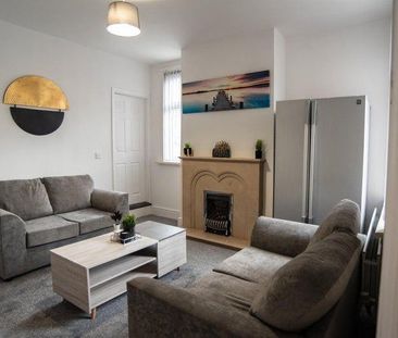 1 bedroom in a house share to rent - Photo 3