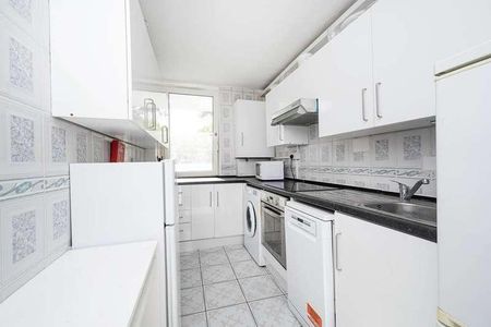 St Lukes Estate, Clerkenwell, EC1V - Photo 3