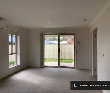 Modern Townhouse - Photo 4