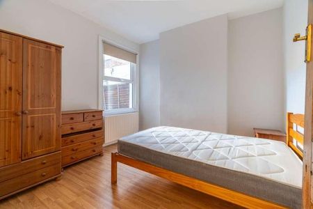 College Road, Colliers Wood, SW19 - Photo 5