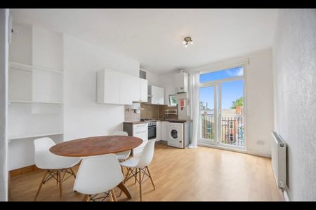 2 Bed Penthouse, St. Marys Road, NW10 - Photo 3