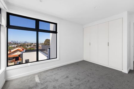 STUNNING BRAND NEW TWO BED TOWNHOUSES WITH CITY VIEWS! - Photo 5