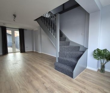 2 bed Semi-detached in Stokenchurch , High Wycombe, HP14 3QJ - Photo 3