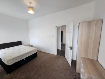 3 bedroom apartment to rent - Photo 5