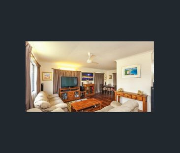 🏡 High-Set 3 Bedroom Home in Frenchville – Spacious Yard & Great Lo... - Photo 2