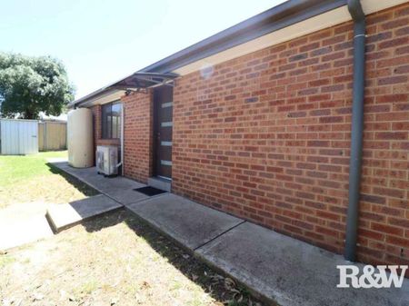 GRANNY FLAT WITH OWN ACCESS - Photo 4