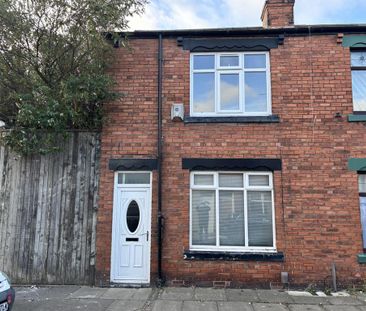 3 bedroom end of terrace house to rent - Photo 3