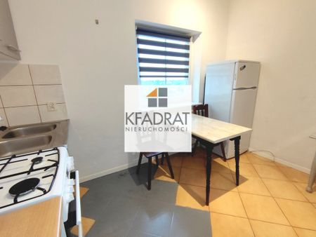 Przestronna kawalerka, osobna kuchnia - Zdjęcie 3