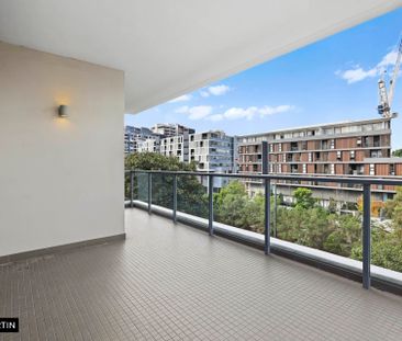 MGM MARTIN – TWO BEDROOM APARTMENT PLUS STUDY - Photo 6