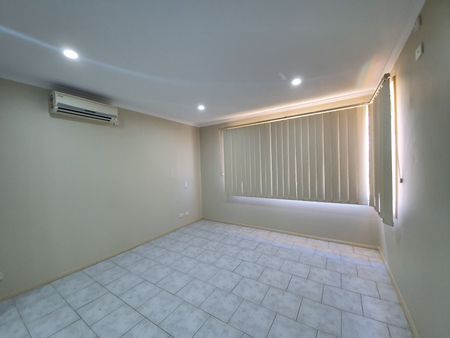 Neat and Tidy 4 Bedroom House - Photo 2