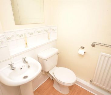 3 bedroom terraced house to rent - Photo 6