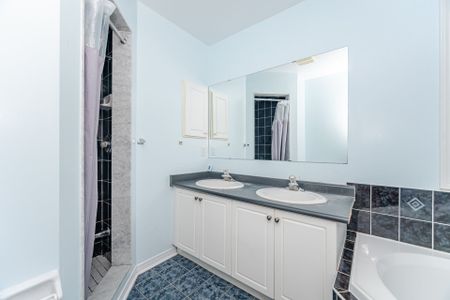 For Lease - 6513 Song Bird Crescent, Mississauga, Ontario - Photo 3