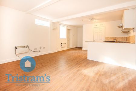 2 bed Flat for Rent - Photo 5
