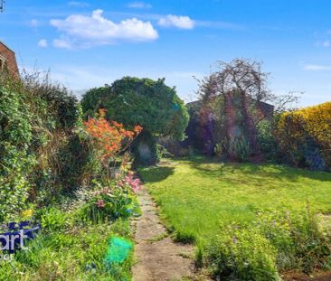 3 bedroom end of terrace house to rent - Photo 4