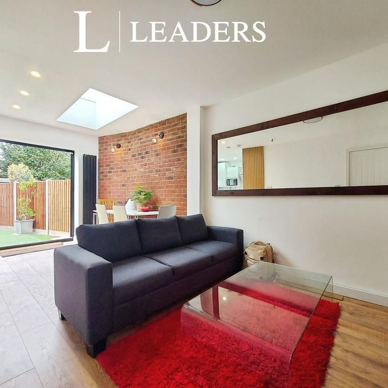 4 bedroom terraced house to rent - Photo 1