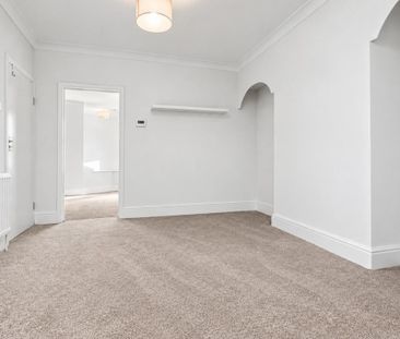 1 bedroom ground floor flat to rent - Photo 2