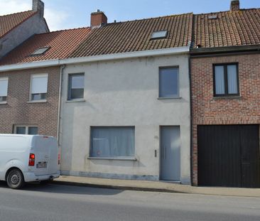 Vernieuwde rijwoning te Sint-Eloois-Winkel - Foto 5