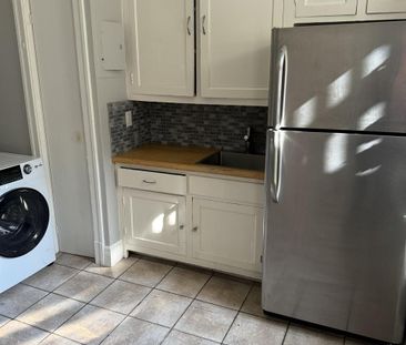 Immeuble - 866 à 882 Short Très Joli 4 1/2 Au Centre Ville De Sherb... - Photo 3