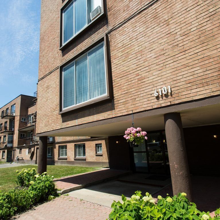 209-6001 - 6001 Chemin De La Côte Saint-Luc, Montréal - Photo 1