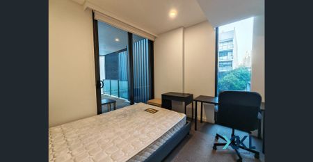Luxury Two Bedroom Apartment - Photo 4