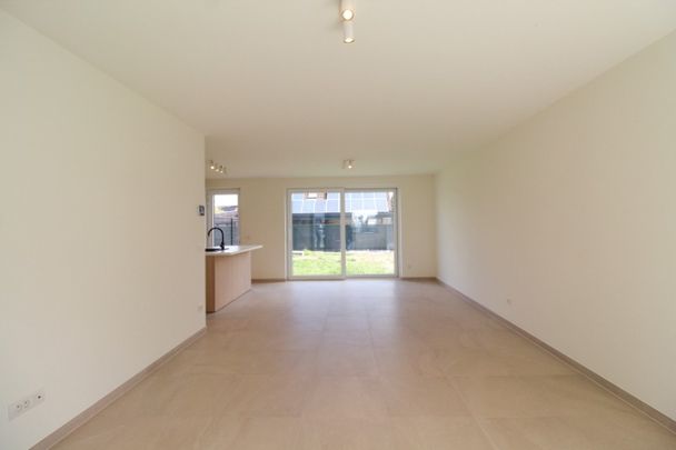 Energiezuinige nieuwbouwwoning te huur in rustige wijk te Sijsele - Photo 1