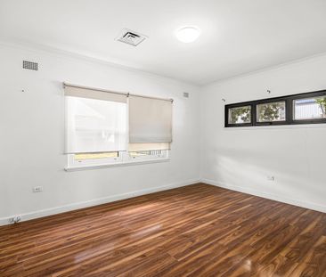 Character & Charm! Walk to Town!! - Photo 5