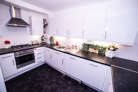 2 Bed Flat, Walton Road, E12 - Photo 5