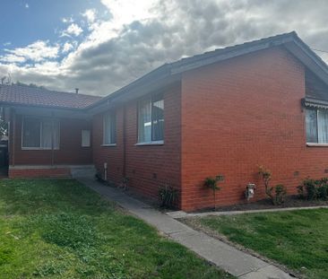 12 Sunbury Road, Shepparton - Photo 3