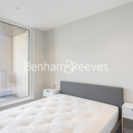 Studio flat to rent in Gasholder Place, Nine Elms, SE11 - Photo 1