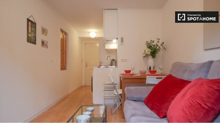 madrid, Community of Madrid 28011 - Photo 2