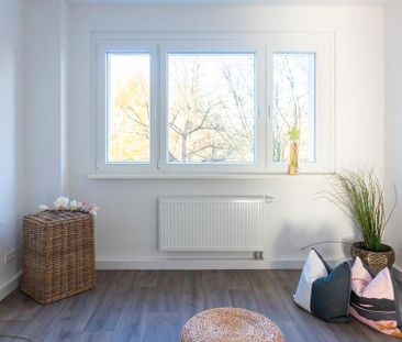 Sofort verfügbare 2-Raum-Wohnung mit Einbauküche - Photo 1