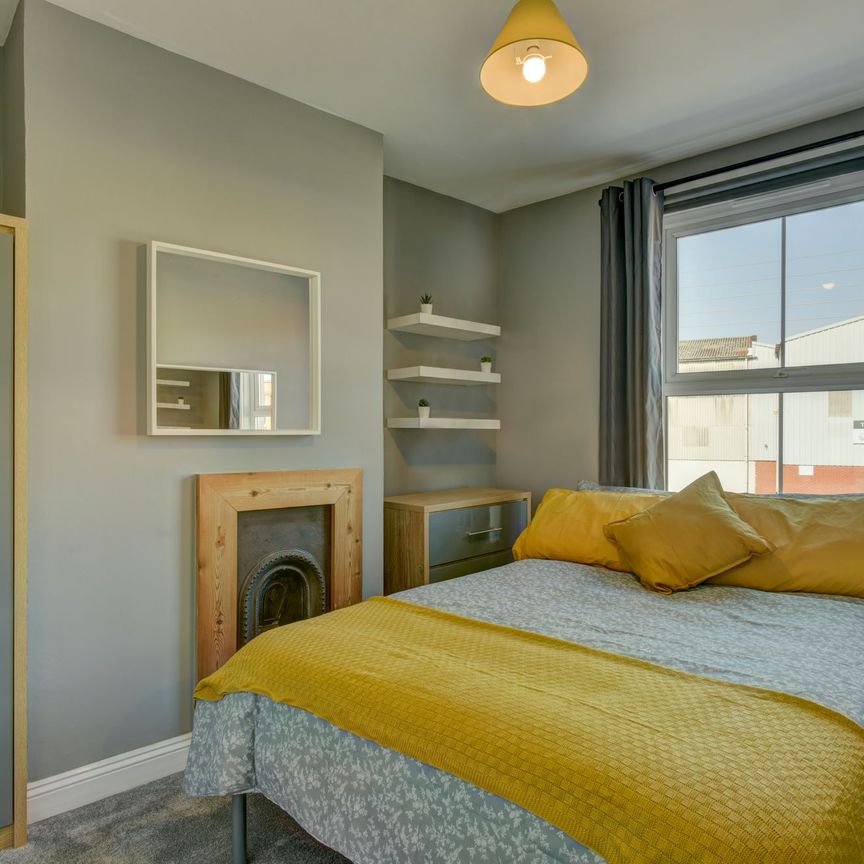 1 bed house share to rent in 51 Albemarle Road, Taunton, TA1 - Photo 1