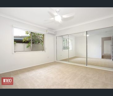 Renovated Family Home With Pool - Photo 6