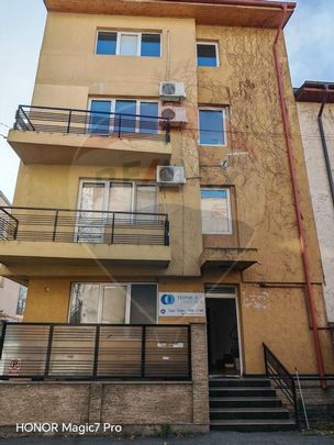 Parter + Etaj 1 de închiriat în vilă – 220 mp – Zo... - Fotografie 1