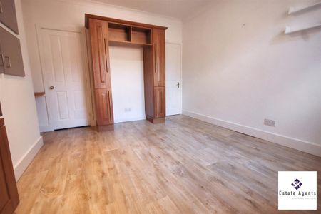 3 Bedroom House - Terraced To Let - Photo 5