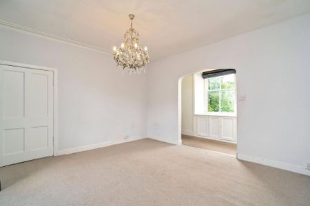 5 bedroom detached house to rent - Photo 2