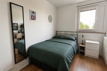 Stylish Two-Bedroom Apartment in Stockwell - Photo 4