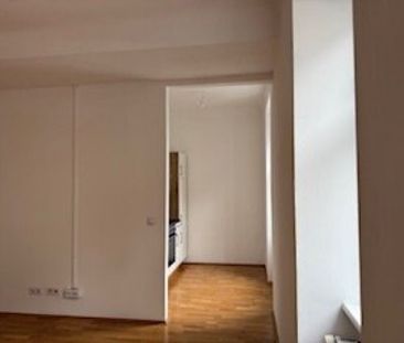 Perfekt für Studierende: Lichtdurchflutete, schön sanierte 1-Zimmer... - Photo 2