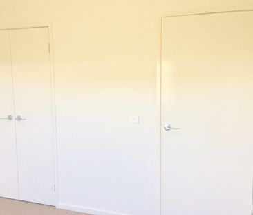 35 Yosemite Street, Truganina, Vic 3029 - Photo 2