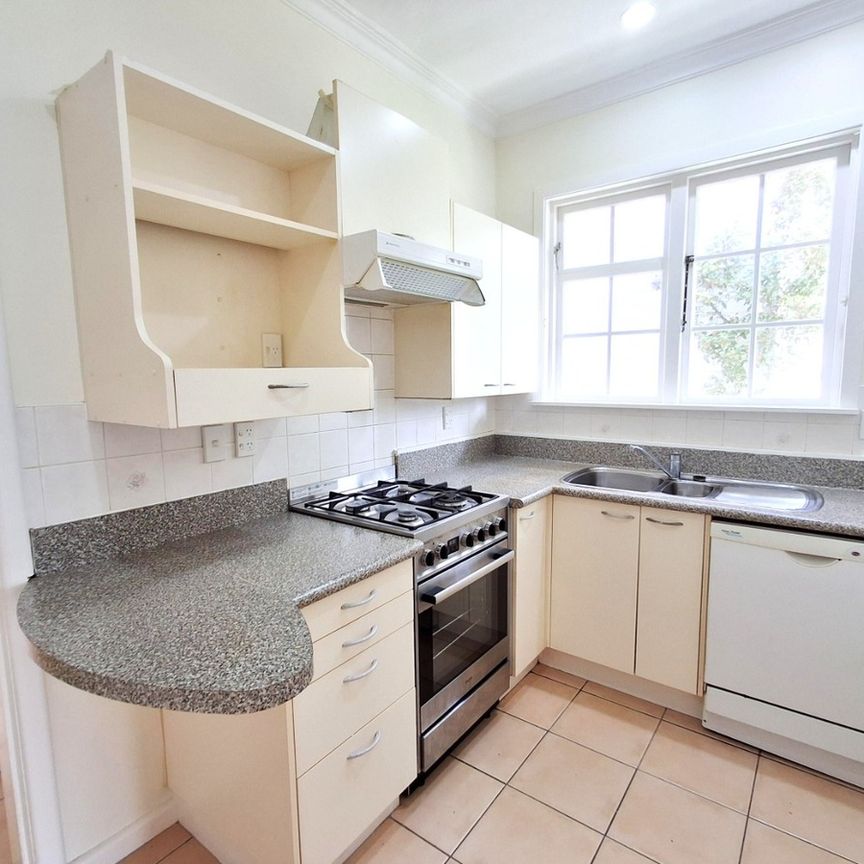 Spacious, Sunny 3-Bedroom Home in Prime Karori Location - Photo 1
