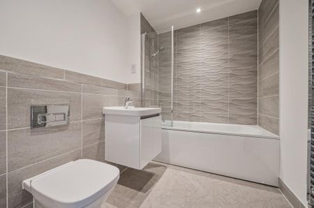 3 bedroom semi-detached house to rent - Photo 5