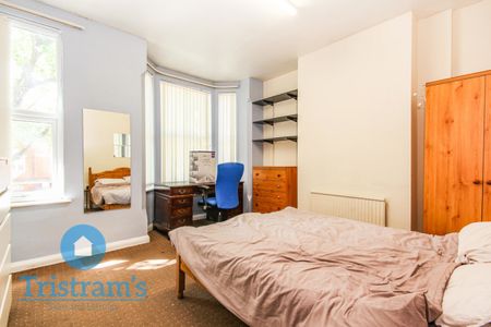 4 bed Mid Terraced House for Rent - Photo 3