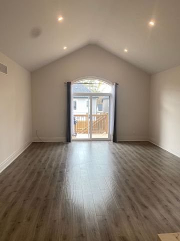 For Lease - 72 Old Mosley Street Unit# A, Wasaga Beach, Ontario - Photo 3