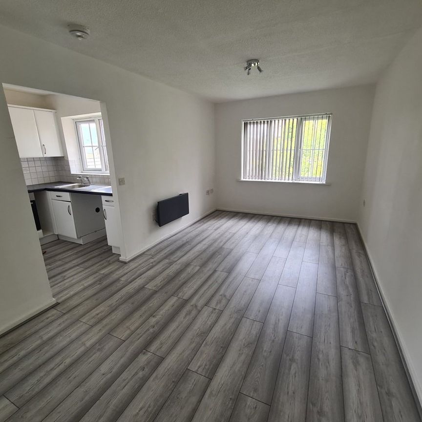 2 Bed Flat, Marshbrook Drive, M9 - Photo 1