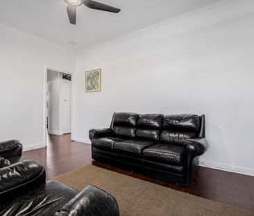 Spacious & Stylish 3-Bedroom Home! - Photo 3