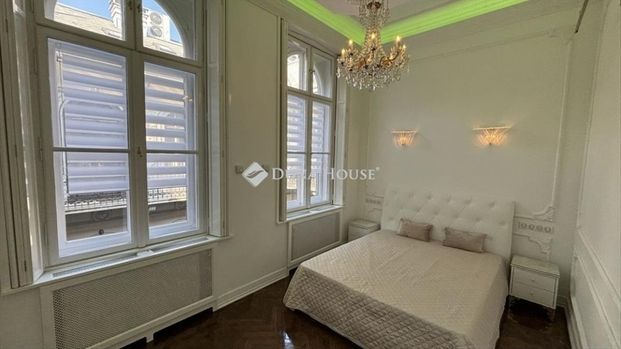 Kiadó újszerű állapotú lakás - Budapest VI. kerület - Photo 1