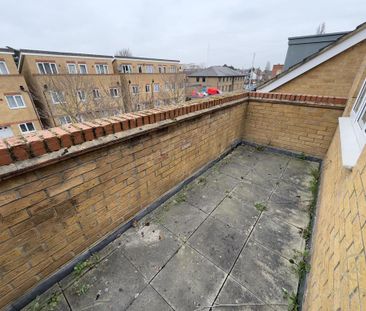 3 bedroom semi-detached house to rent - Photo 3